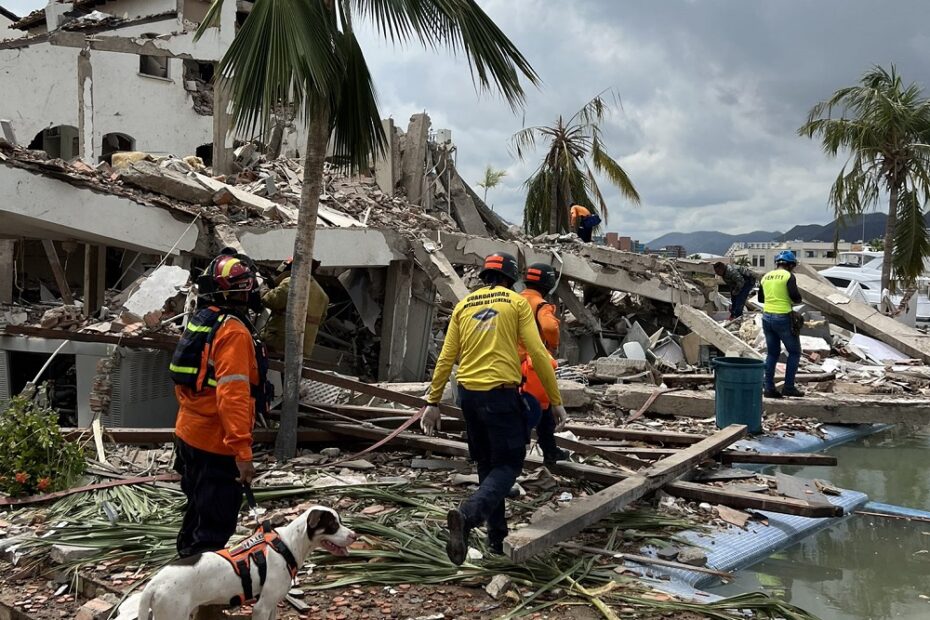 Explosion at Home in Lechería Leaves Four Injured: Authorities Investigate Cause