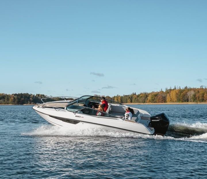 Discrepancies Emerge Over Nonexistent 12-Meter Flipper Boats Reported by El Pitazo in U.S. Drug Operation