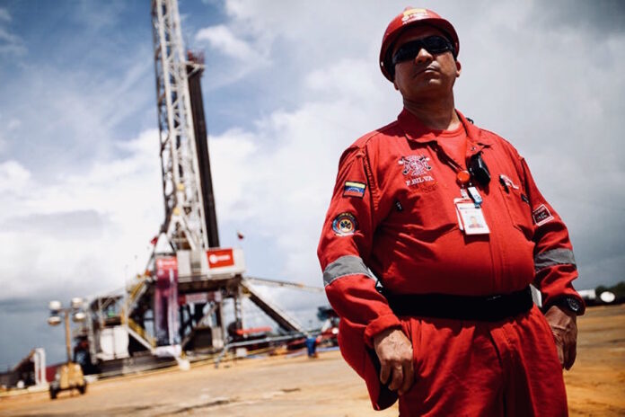 Antonio de la Cruz Challenges the Illusion of Saving PDVSA While Workers Remain Aboard a Sinking Ship