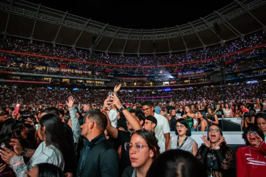 Caracas Residents Respond to U.S. Military Threats with Resignation and Skepticism Amidst Uncertain Future