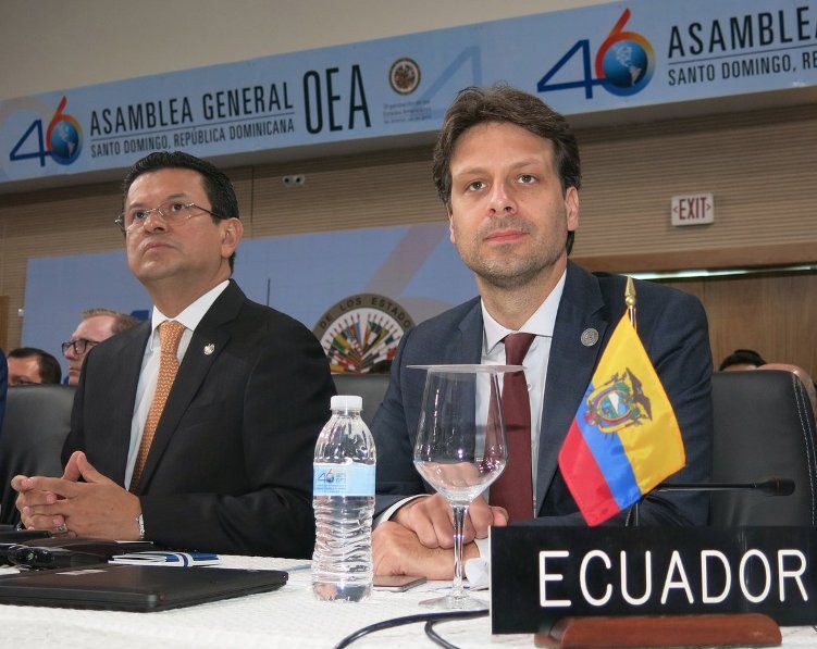 Guillaume Long Accuses U.S. of Aggressive Military Maneuvers Targeting Venezuela, Highlights Ecuador's Dual Role in Assange Affair and Reflects on Betrayal by Lenin Moreno