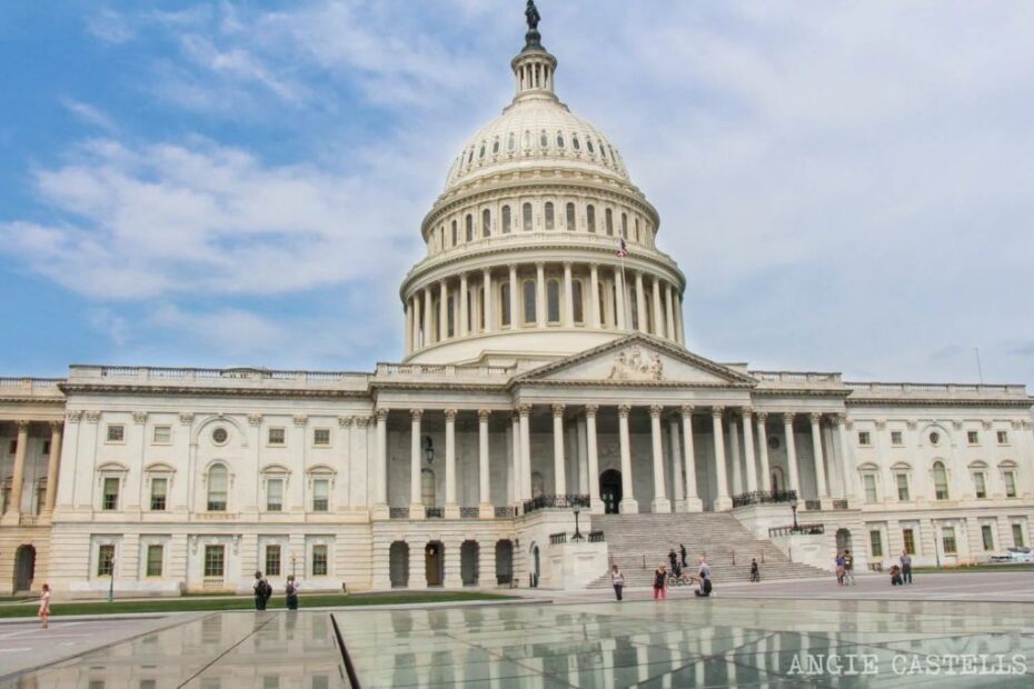 Senate Rejects Measures to Limit Trump's Military Authority Yet Denies Legal Grounds for Venezuelan Intervention