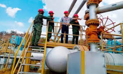 Venezuela's Military Enterprises Demand Urgent Overhaul Amidst Corruption and Inefficiency